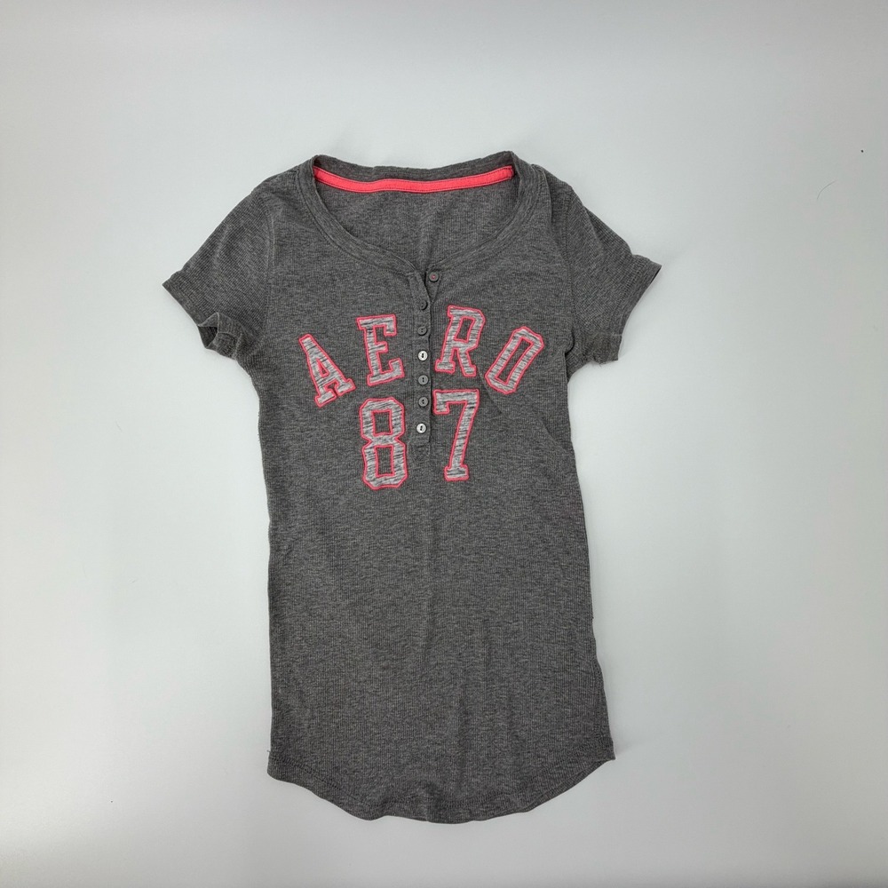 y2k Aeropostale Womens Gray Ribbed Henley Short Sleeve Aero 87 Graphic Tee Shirt